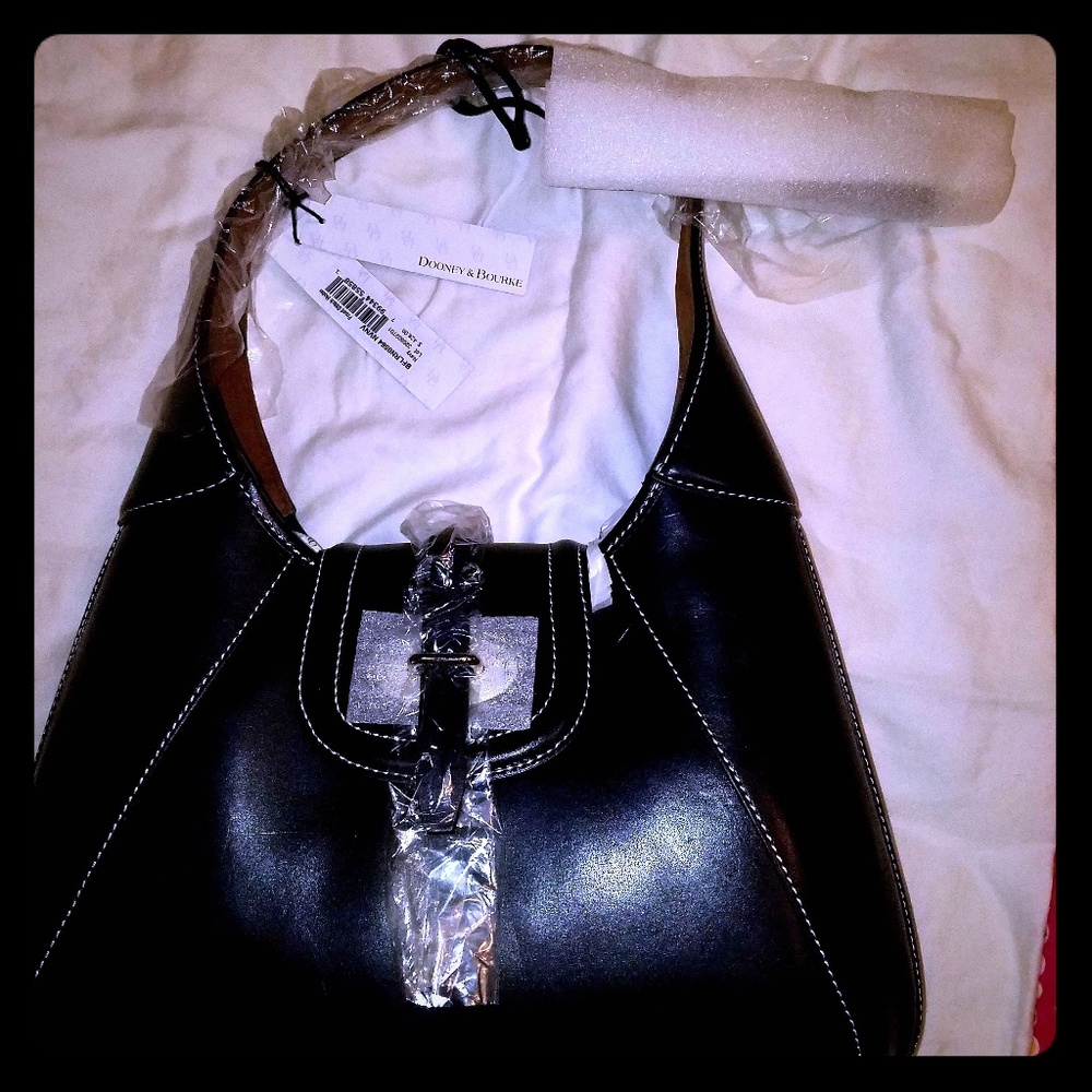 NWT Dooney & Bourke navy leather purse